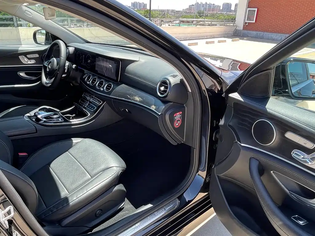 Mercedes-Benz E-Class 2017 — фото 9