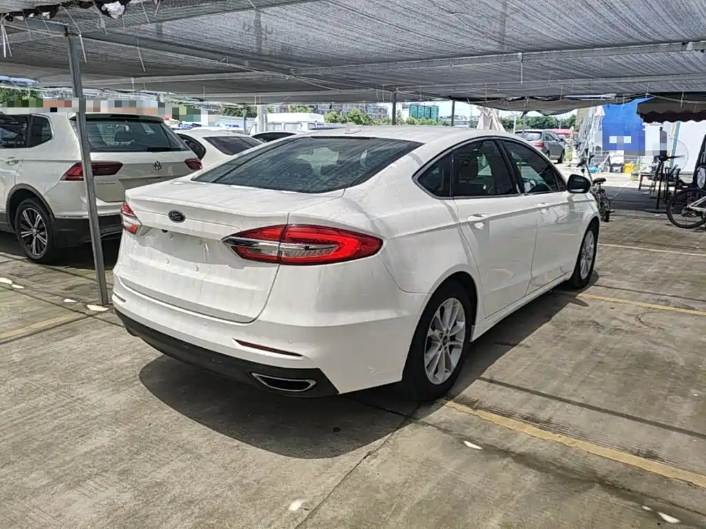 Ford Mondeo 2019 — фото 7