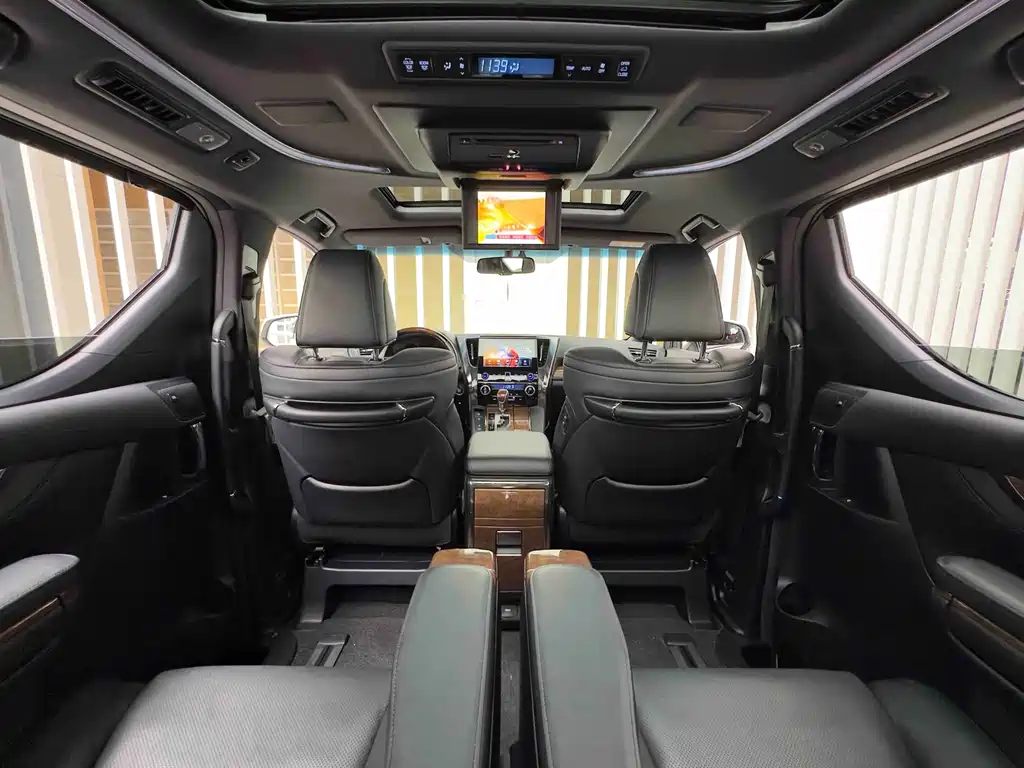Toyota Alphard 2020 — фото 24