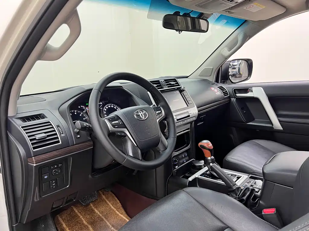 Toyota Prado 2020 — фото 15