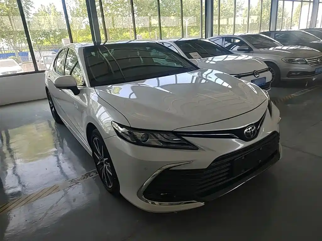 Toyota Camry 2022 — фото 22