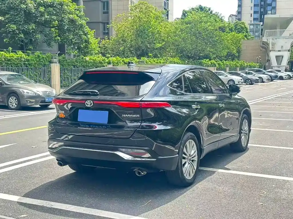 Toyota Harrier 2022