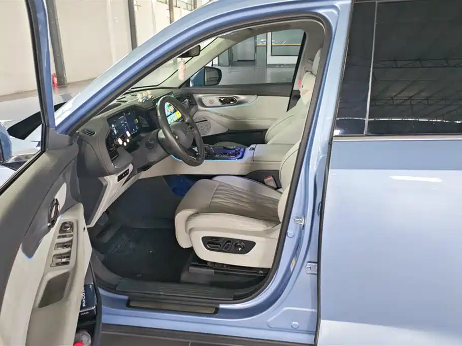 GAC Motor Trumpchi GS8 2022 — фото 9