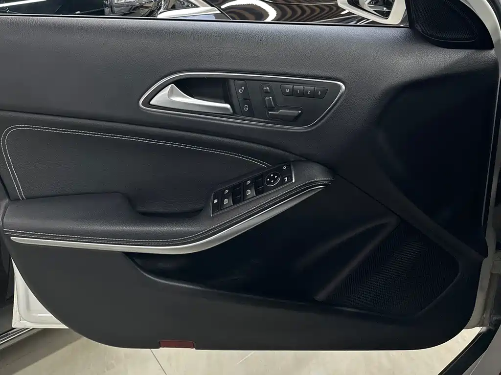 Mercedes-Benz GLA 2017 — фото 20
