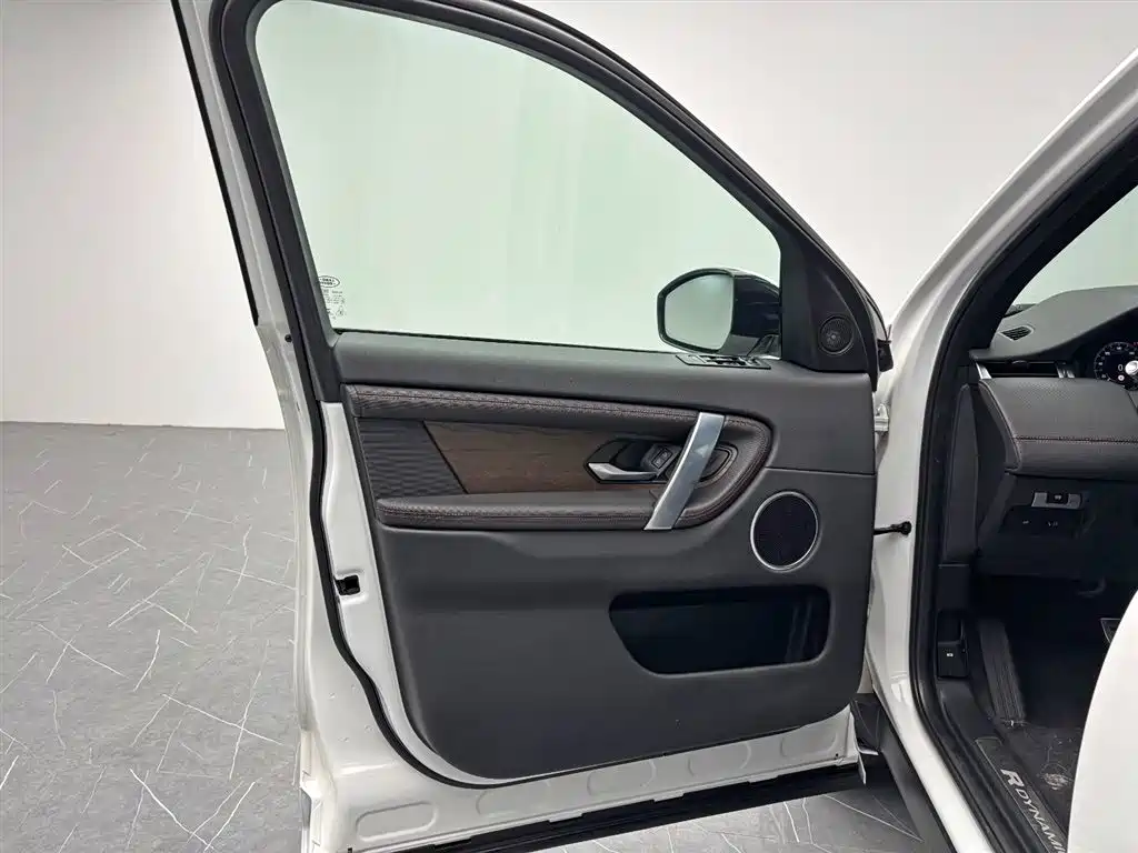 Land Rover Discovery Sport 2021 — фото 13