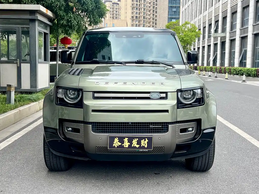 Land Rover Defender 2022 — фото 1