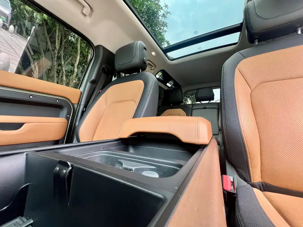Land Rover Defender 2022 — фото 19