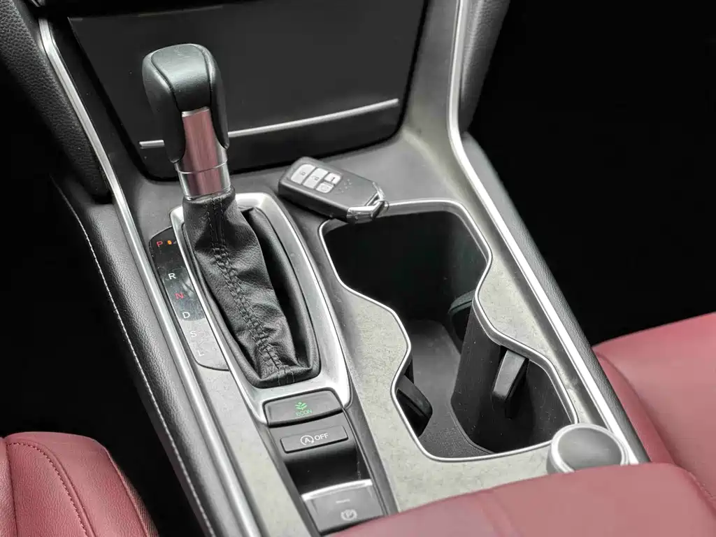Honda Accord 2022 — фото 17