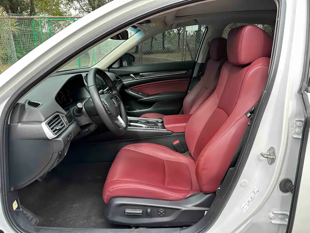 Honda Accord 2022 — фото 11