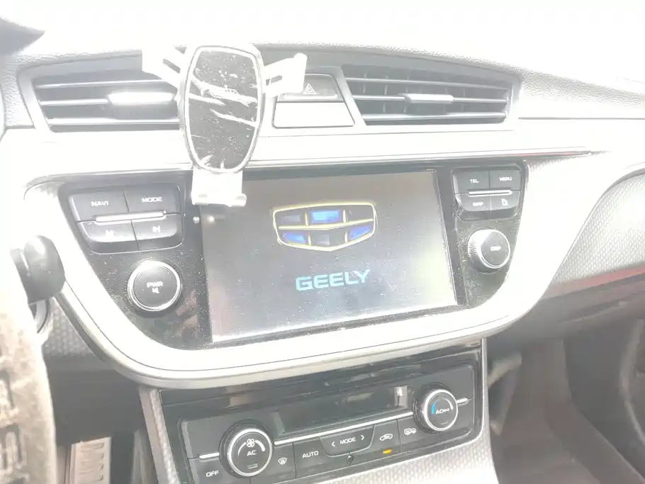 Geely Emgrand GS 2018 — фото 13