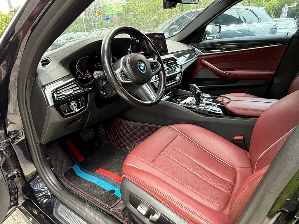 BMW 5 Series 2022 — фото 16