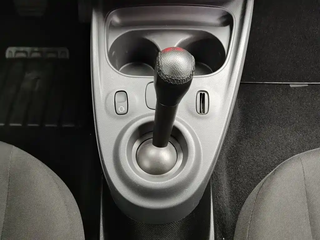 smart Fortwo 2017 — фото 13