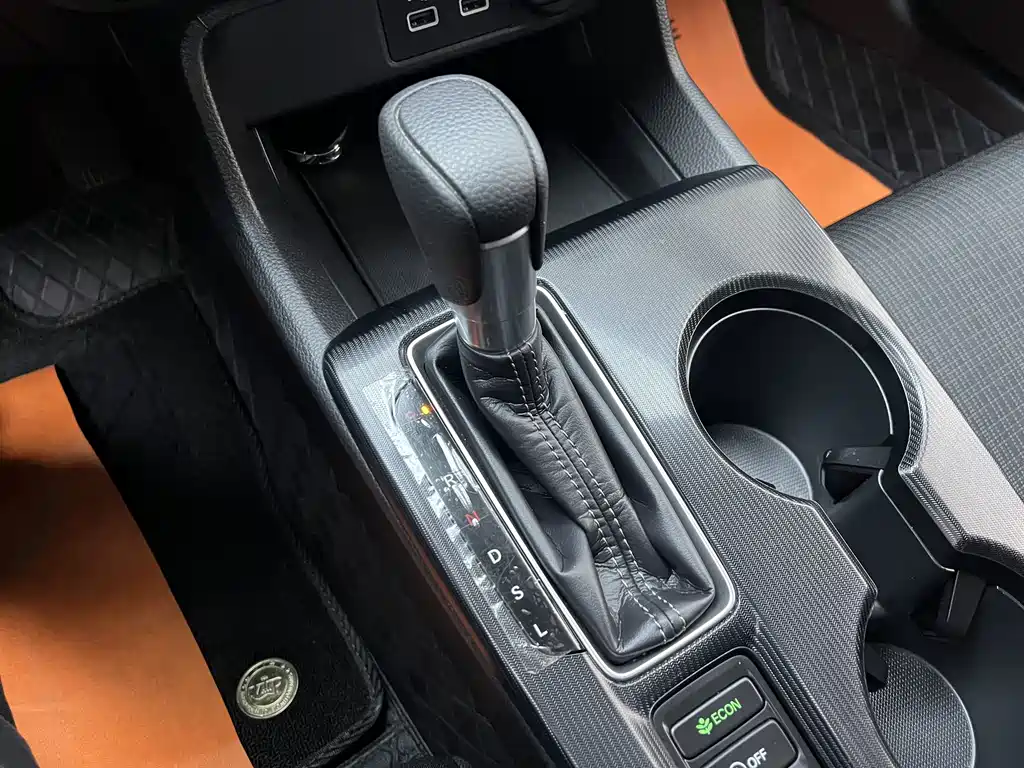 Honda Civic 2023 — фото 10