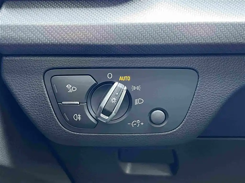 Audi Q5L 2022 — фото 23