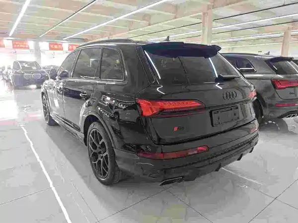 Audi Q7 2024