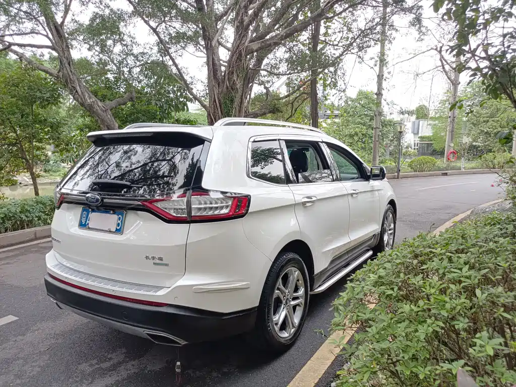 Ford Edge 2018 — фото 6