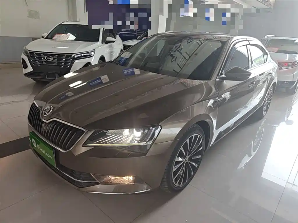 Skoda Superb 2015 — фото 1