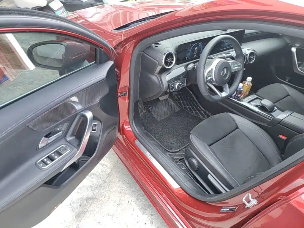Mercedes-Benz A-Class 2019 — фото 16