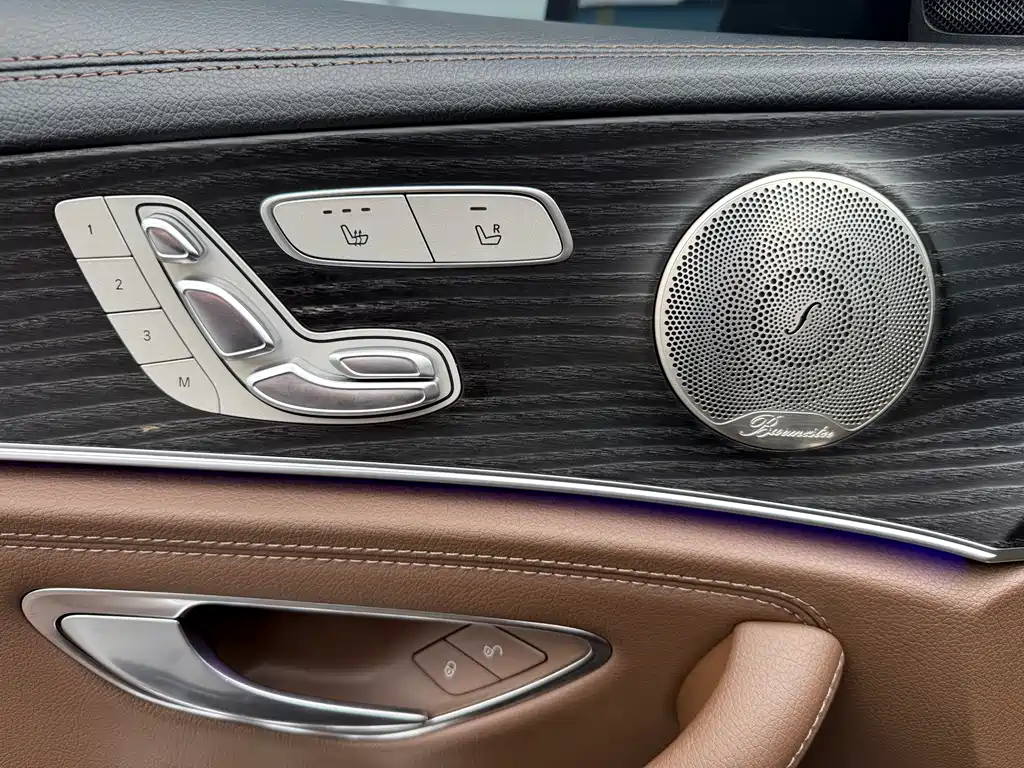 Mercedes-Benz E-Class 2022 — фото 14