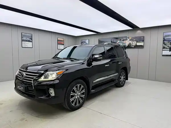 Lexus LX 2013