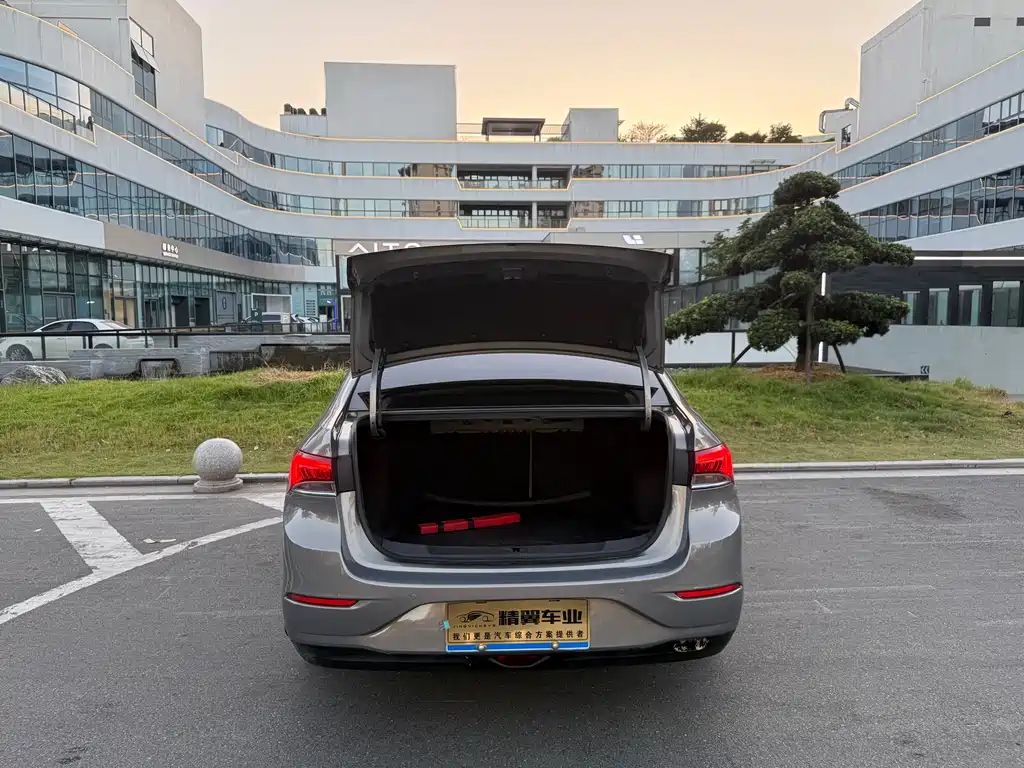 Buick Excelle 2018 — фото 11