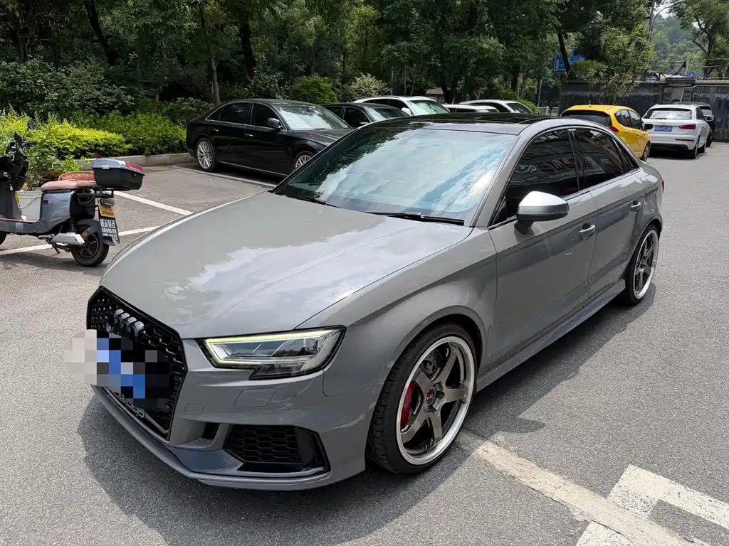 Audi RS 3 2019 — фото 1