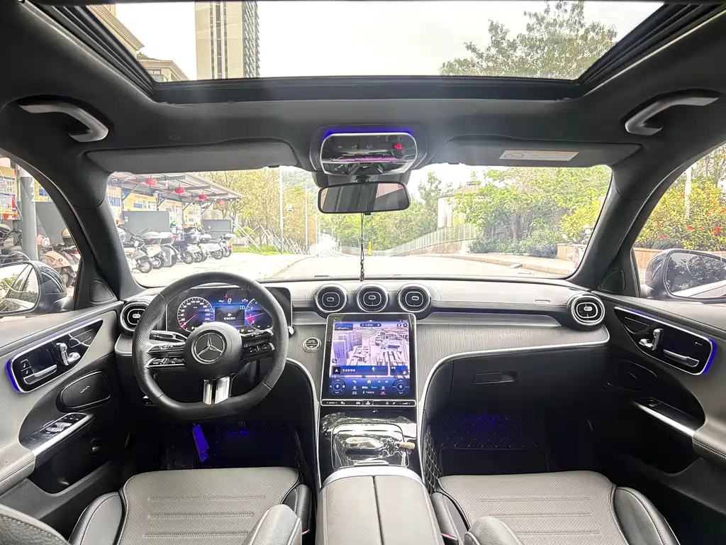 Mercedes-Benz C-Class 2023 — фото 13