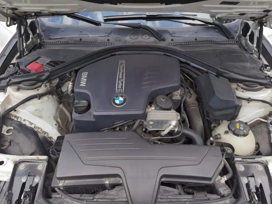 BMW 3 Series 2015 — фото 10