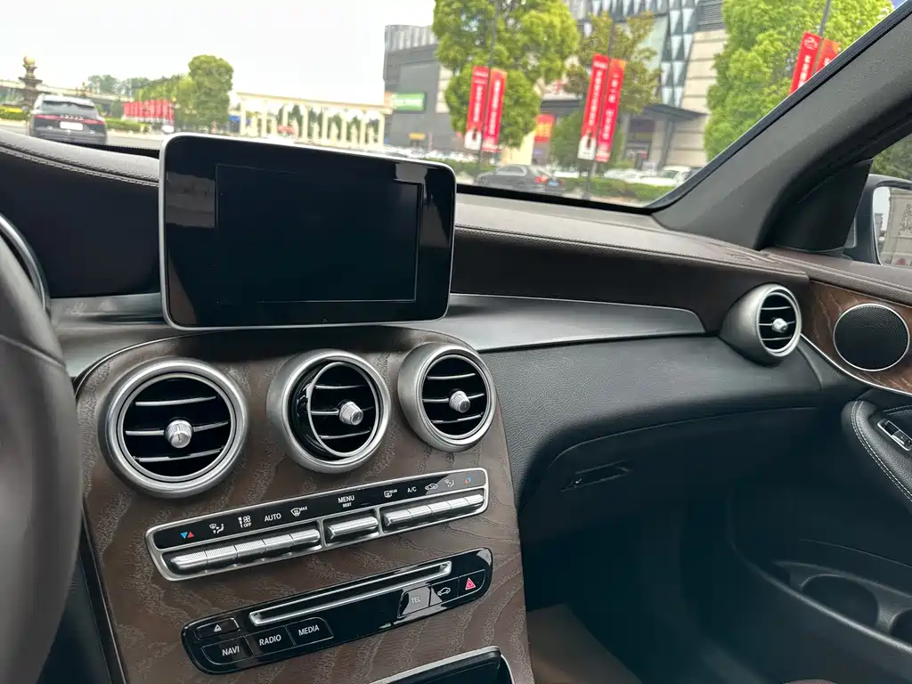 Mercedes-Benz GLC 2019 — фото 10
