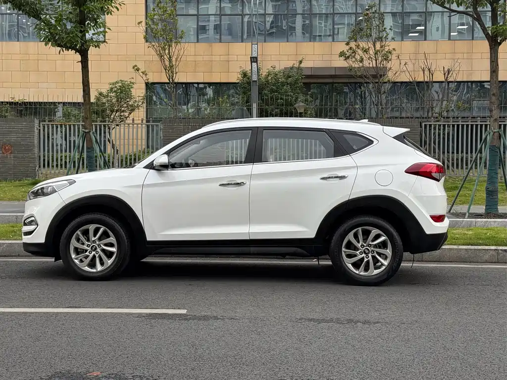 Hyundai Tucson 2017 — фото 15