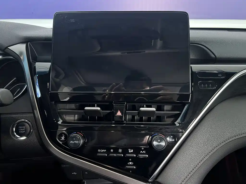 Toyota Camry 2021 — фото 26