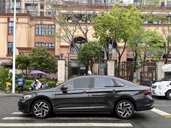 Volkswagen Sagitar 2023