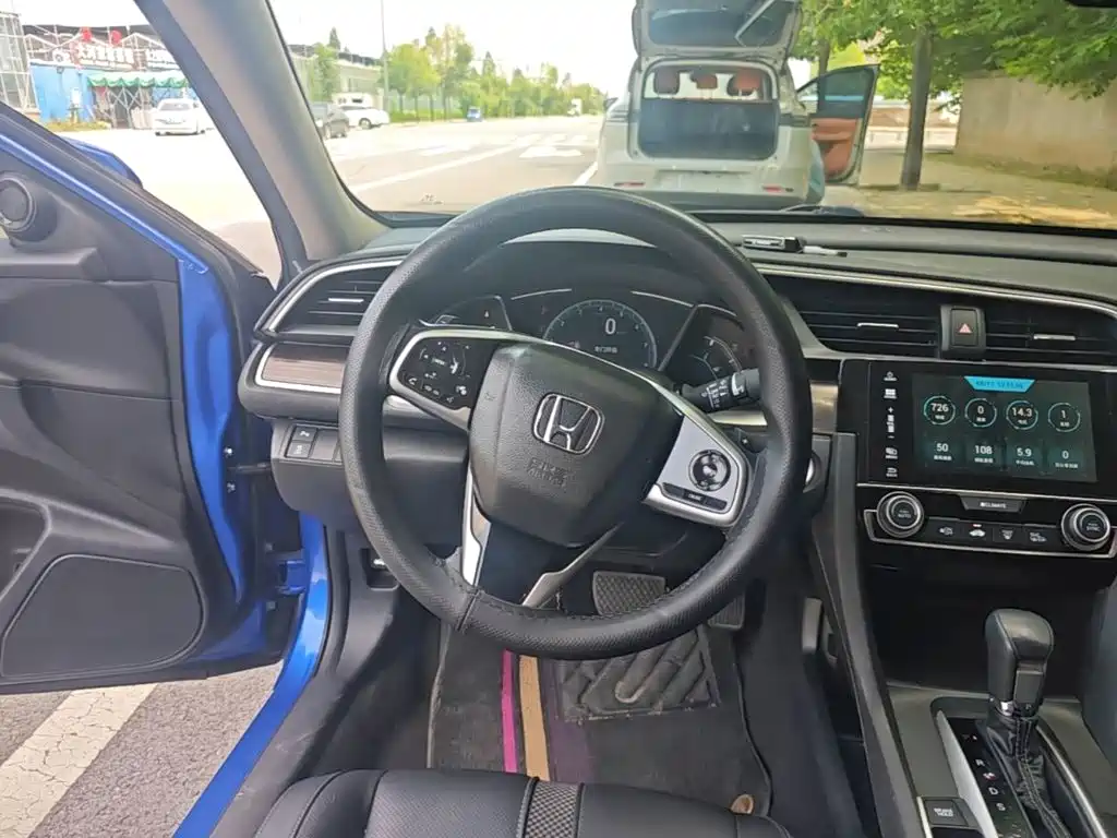 Honda Civic 2021 — фото 11