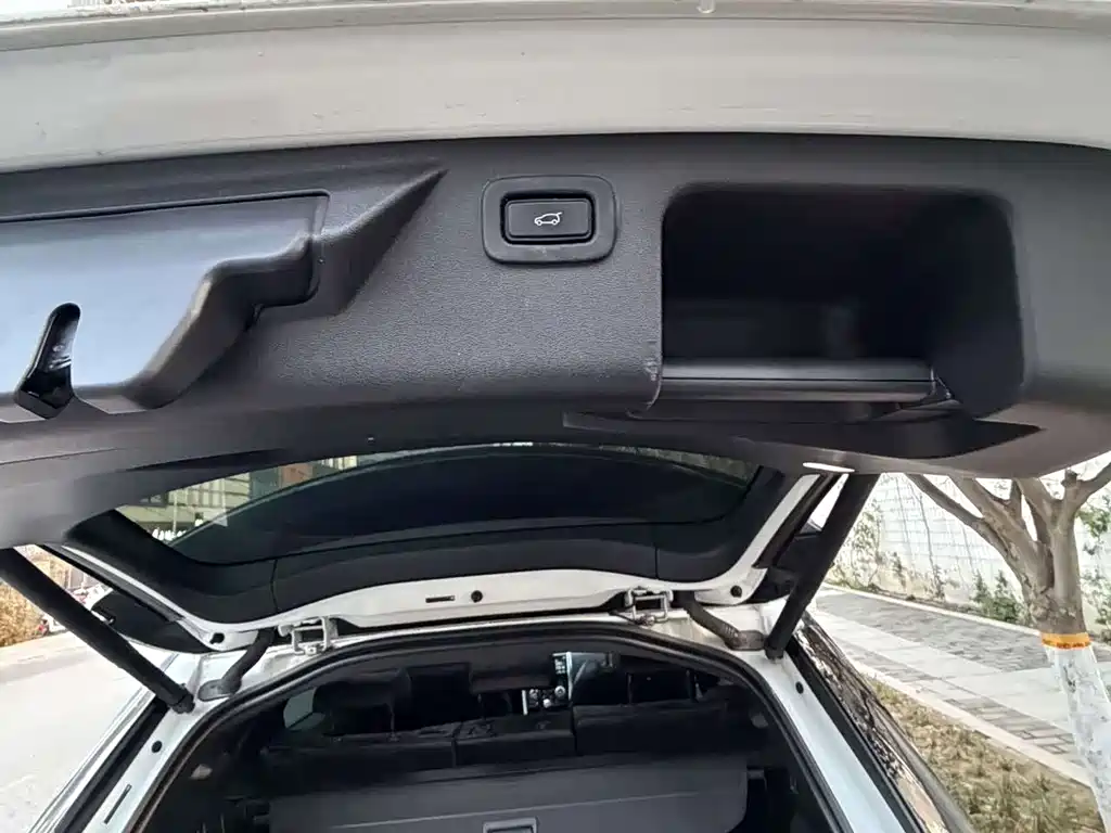 Land Rover Discovery Sport 2020 — фото 11