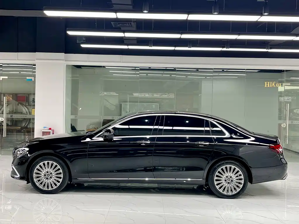 Mercedes-Benz E-Class 2021 — фото 18
