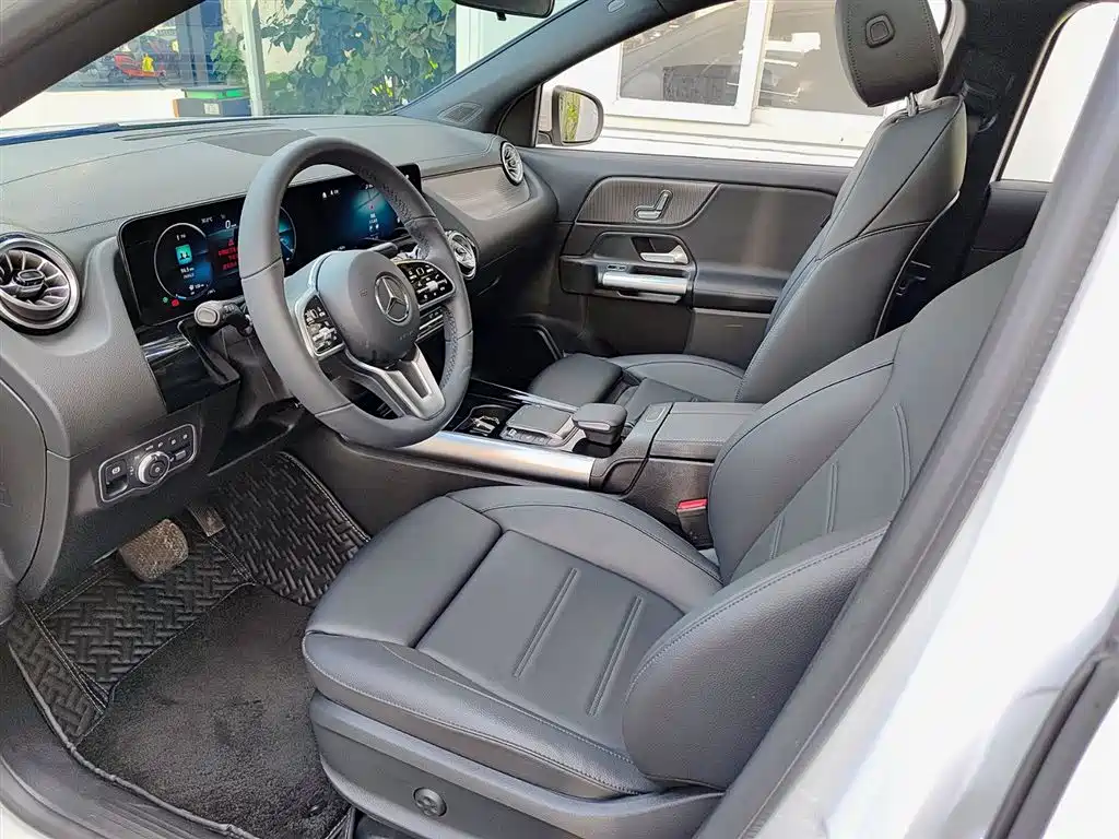 Mercedes-Benz GLA 2023 — фото 7