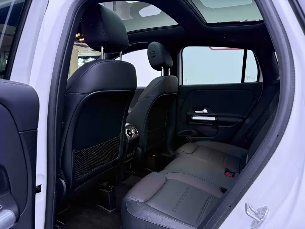Mercedes-Benz GLA 2023 — фото 10