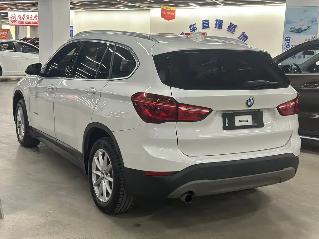 BMW X1 2018 — фото 10