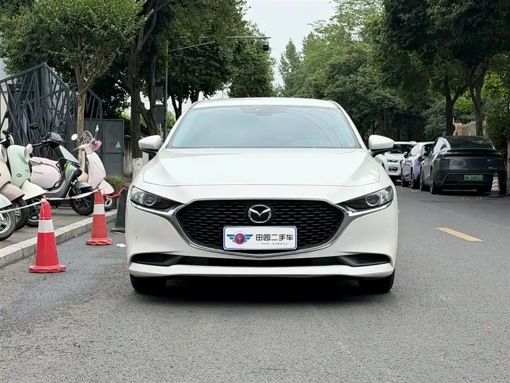 Mazda 3 Axela 2023