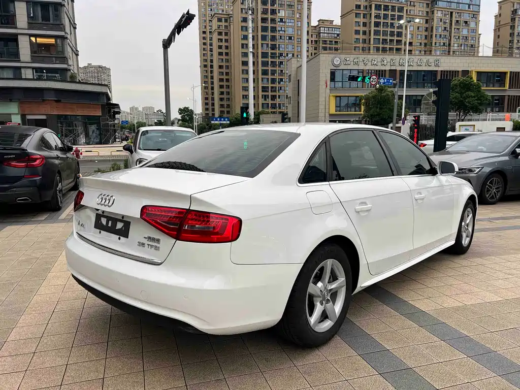 Audi A4L 2015 — фото 19