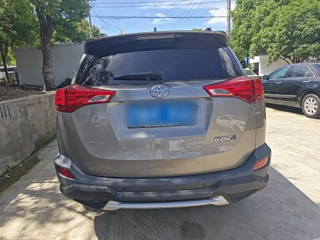 Toyota RAV4 2015