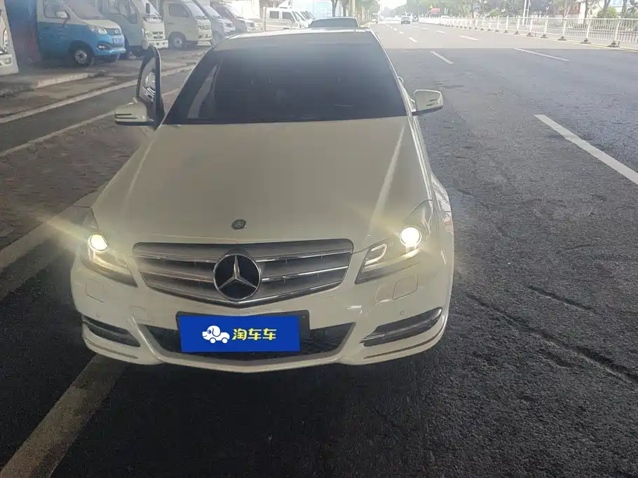 Mercedes-Benz C-Class 2011