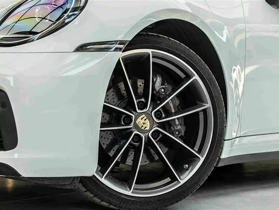 Porsche 911 2020 — фото 10
