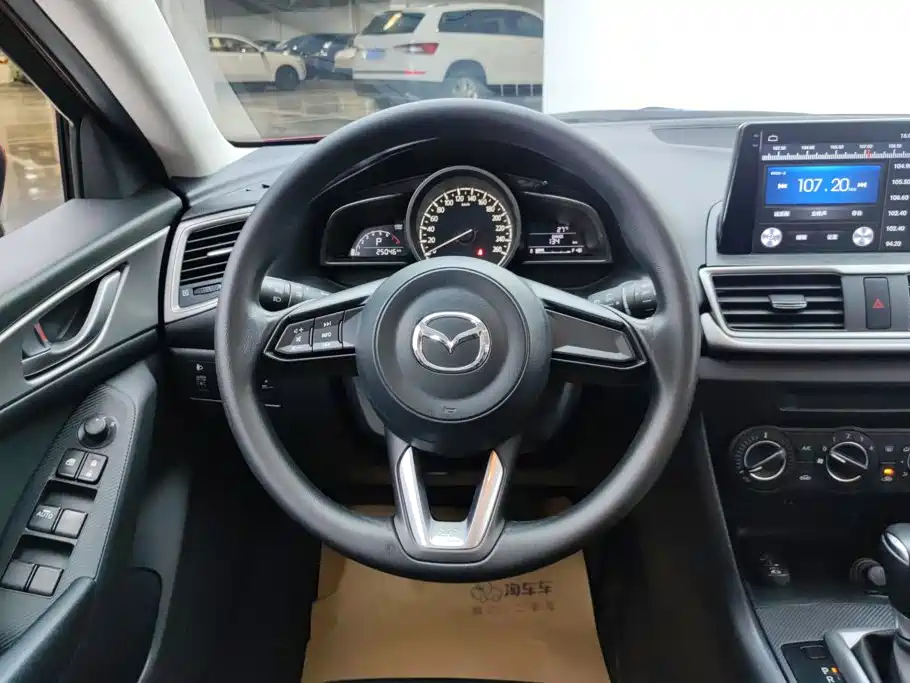 Mazda 3 Axela 2017 — фото 15