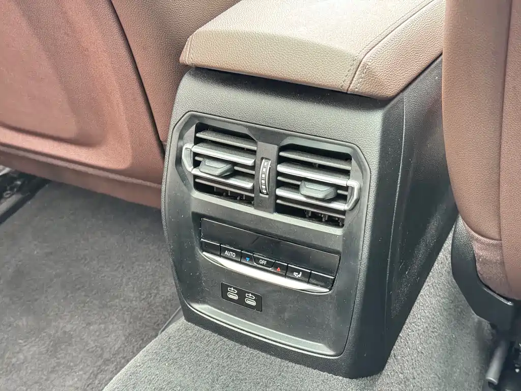 BMW i3 2024 — фото 17