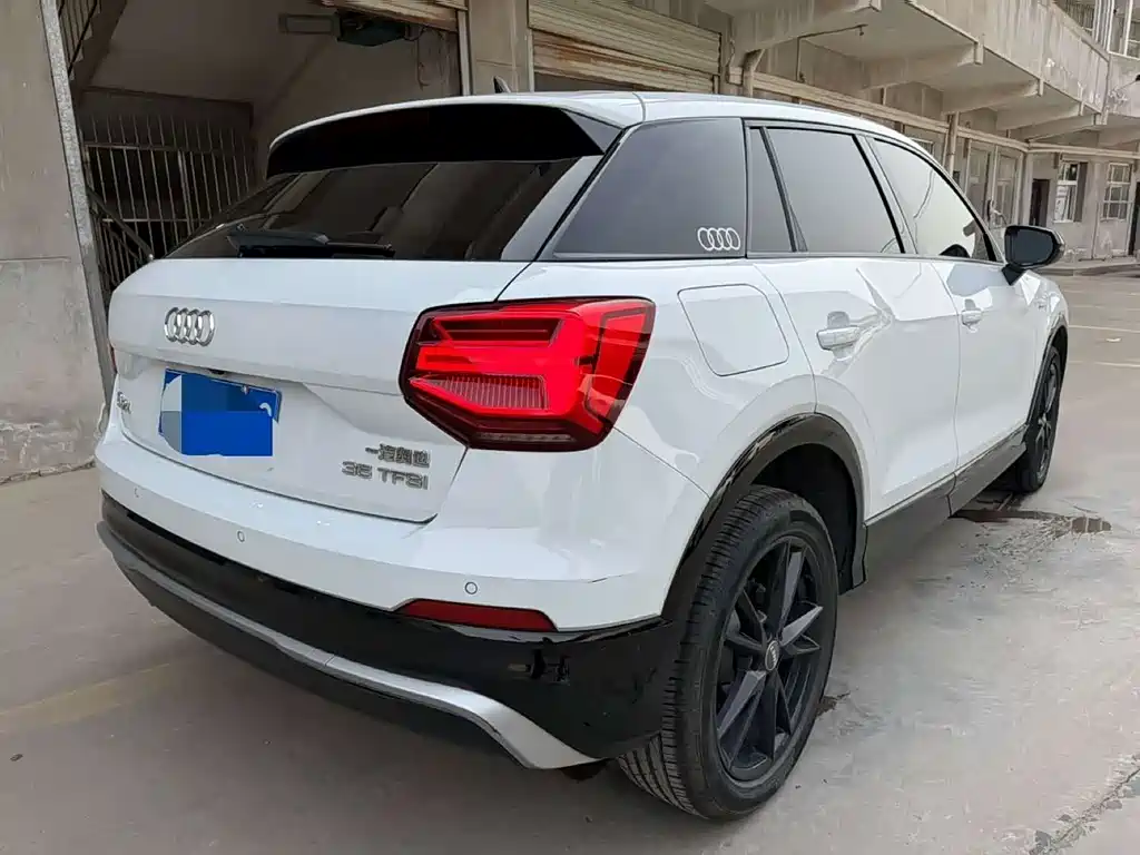 Audi Q2L 2021 — фото 13