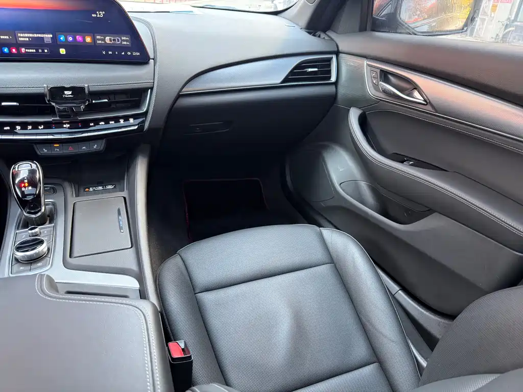 Cadillac CT5 2024 — фото 12