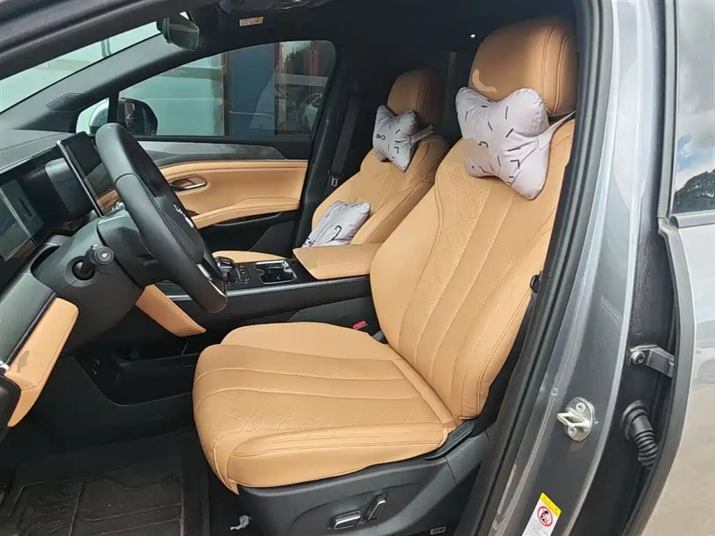 BYD L DM-i 2025 — фото 15