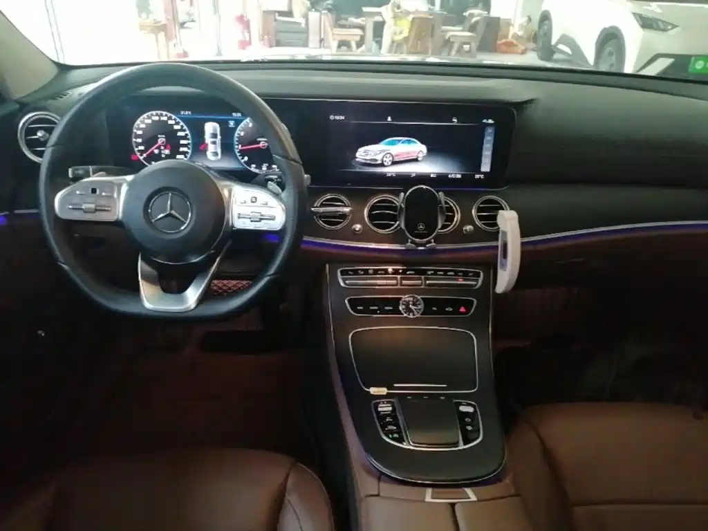 Mercedes-Benz E-Class 2019 — фото 10