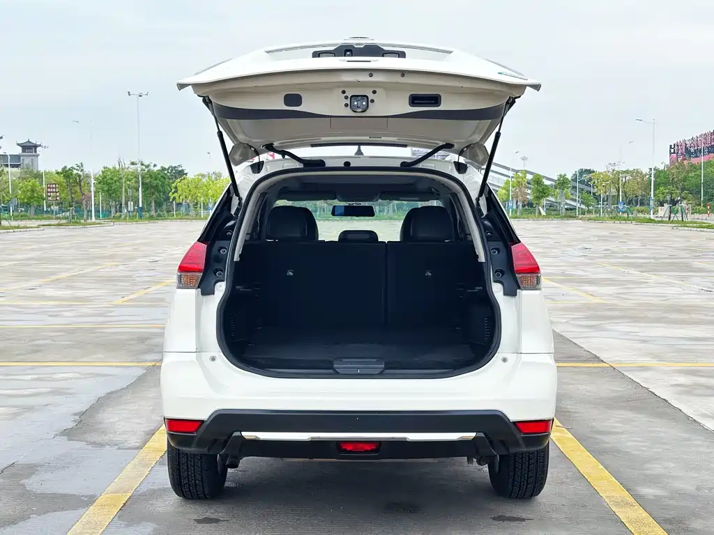 Nissan X-Trail 2018 — фото 9
